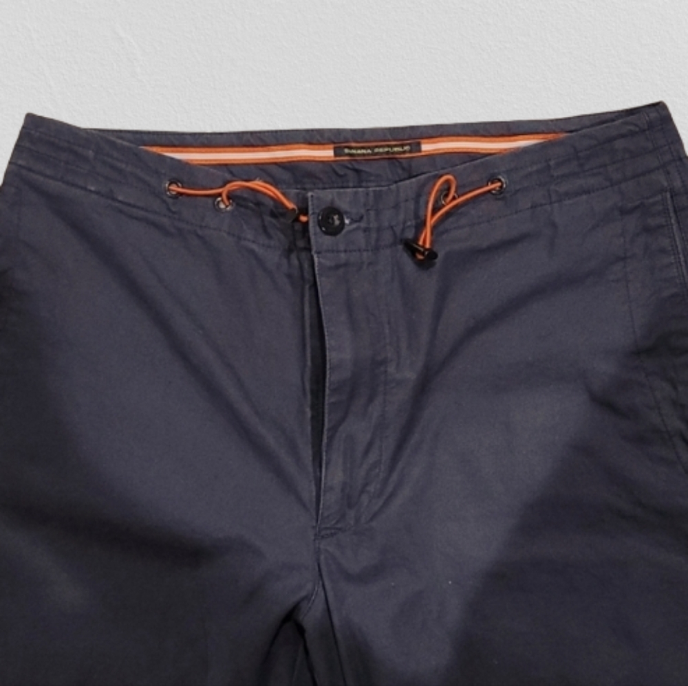 Banana Republic Hiking Pants w/roll up cuffs Medium Navy Blue